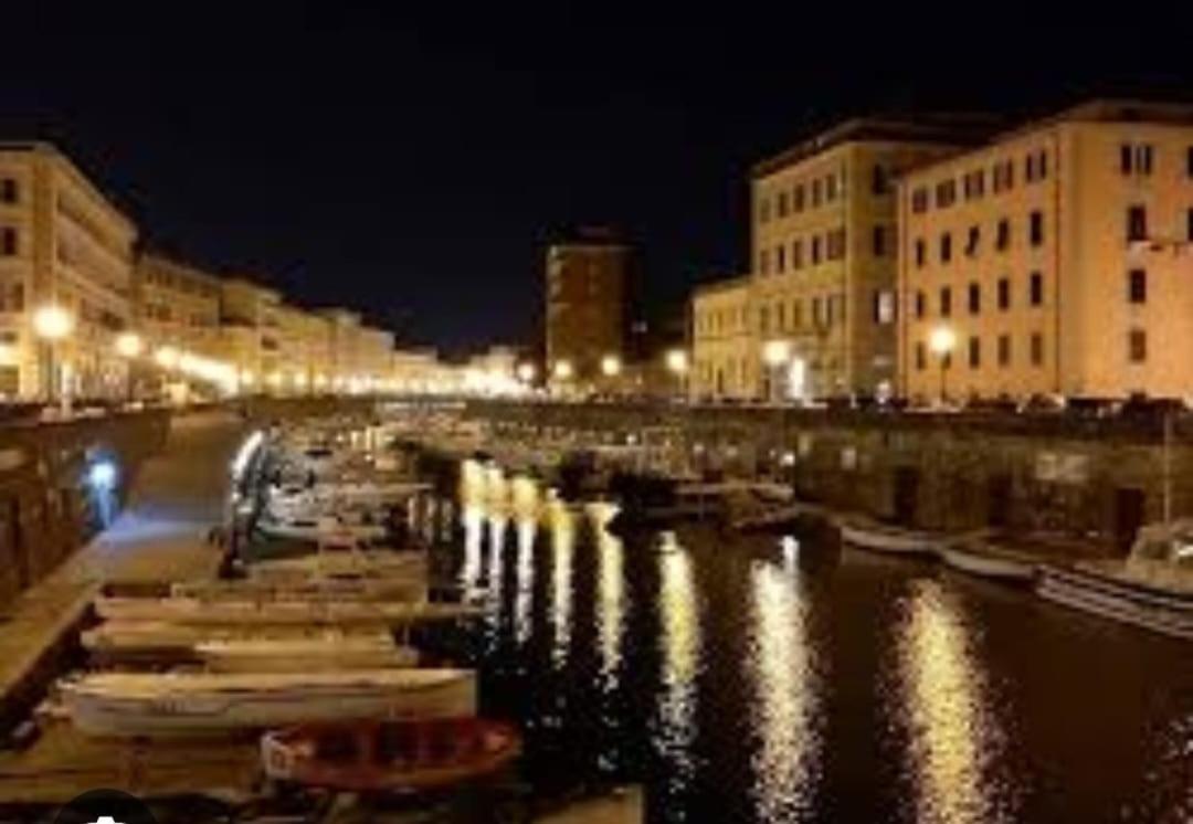 Onda Di Porta A Mare Apartment Livorno Exterior photo